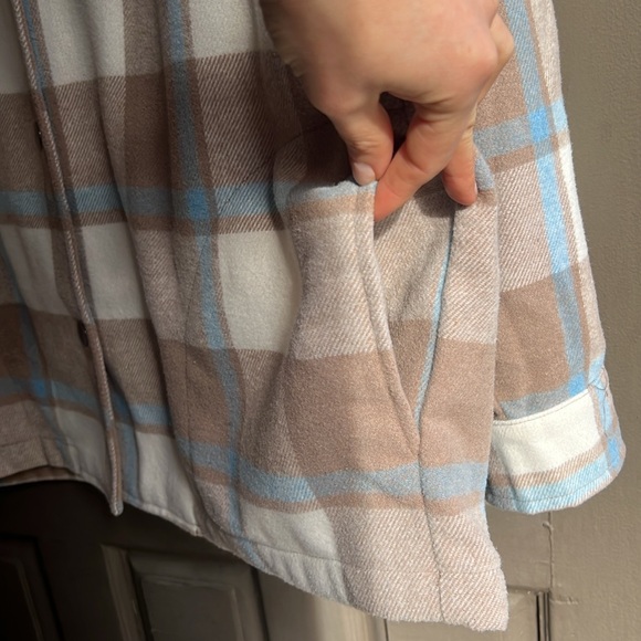 NWOT Thick Flannel Jacket with 4 Pockets - Picture 9 of 9
